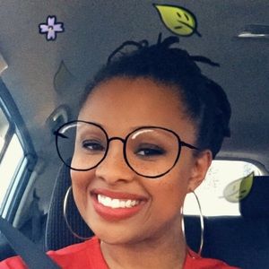 Meet your Posher, Adrienne